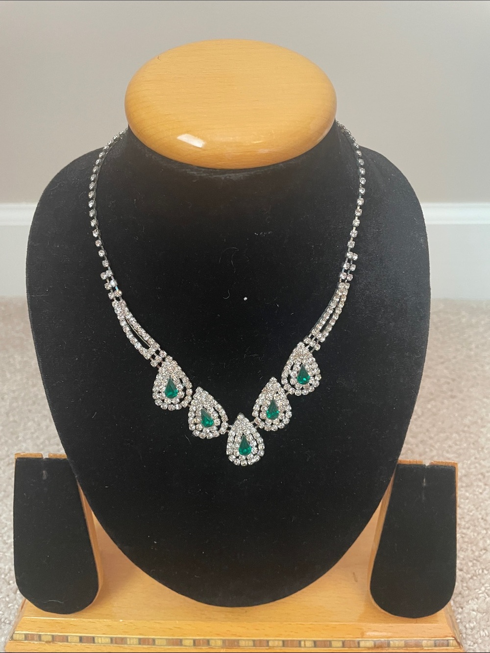 Emerald Teardrop Crystal Necklace - Silver-Tone